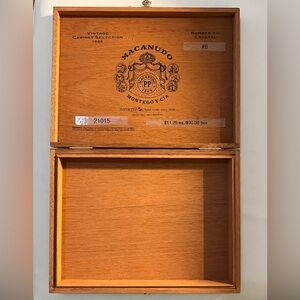 Macanudo Wooden Cigar Box 1988 Vintage Cabinet Selection